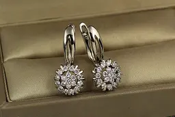 Сережки Xuping Jewelry квіткова поляна 2.5 см сріблясті - мініатюра 2