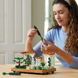 Конструктор LEGO Icons Сад фонтанів 1302 деталей (10359) - мініатюра 15