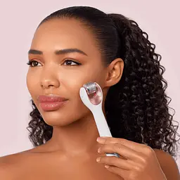 Електронний ролик для обличчя з мікроголками GESKE MicroNeedle Face Roller 9 в 1 пудровий - мініатюра 9