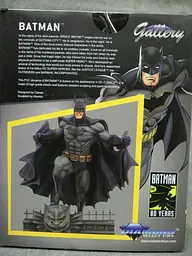 Фігурка діорама Diamond Select Dc Comic Gallery Бетмен на даху Готем-сіті 25см statue B 10.59 - мініатюра 4