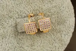 Сережки дитячі Xuping Jewelry квадратики з фіанітами довжина 1,2 см золотисті - мініатюра 3