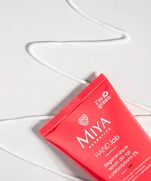 Регенеруюча сироватка для рук з пребіотиками Miya Cosmetics Hand Lab Regenerating Hand Serum With Prebiotics 2% 75 мл - мініатюра 4
