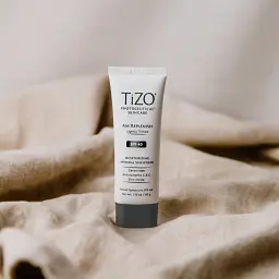 Денний крем з легким відтінком TiZO Photoceutical Skincare AM Replenish Lightly Tinted SPF 40, 50 г - мініатюра 4