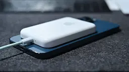 Зовнішній акумулятор бездротової Power Bank MagSafe Battery Pack магсейф A2384 білий - мініатюра 8