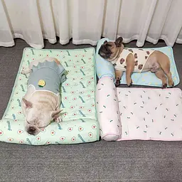 Підстилка, що охолоджує, з подушкою Derby Ice Silk Summer Pet Cooling Mat Bananas для домашніх тварин 40х60 см - мініатюра 5
