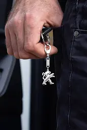 Срібний брелок Peugeot (Пежо) (9011.1) - мініатюра 3