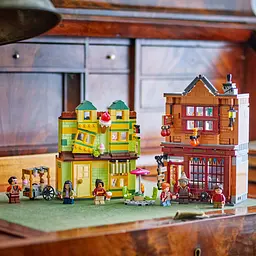 Конструктор LEGO Harry Potter Якісні товари для квідичу і кафе з морозивом 795 деталей (76452) - мініатюра 13