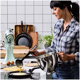 Сковорода для млинців KitchenAid Classic Forged Aluminium 24 см з керамічним покриттям (CC005680-001) - мініатюра 5