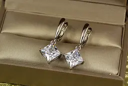 Сережки Xuping Jewelry ромбики 3 см сріблясті - мініатюра 2