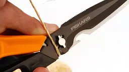 Багатофункціональні ножиці Fiskars Cuts + More 23 см леза з титановим покриттям 1000809 - мініатюра 14