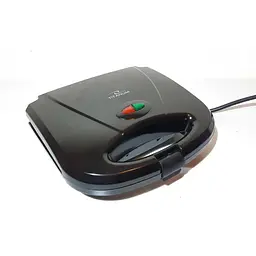 Сэндвичница Titanum TKT002K 700 Вт
