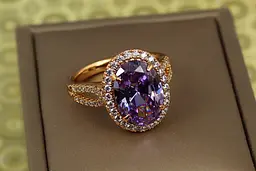 Кільце Xuping Jewelry Камея із фіолетовим каменем р 19 золотисте