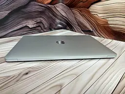 Ноутбук Apple MacBook Pro 13" 2020 i7-1068NG7/32/512 (C02F613BML87) Б/в - мініатюра 8