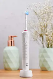 Електрична зубна щітка Oral-B Vitality 100, білий - мініатюра 6