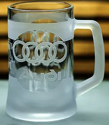 Пивний кухоль Audi 660 мл з гравіюванням Подарунок автолюбителю  Келих з логотипом авто Ауді та  легендарний слоган - мініатюра 8