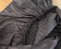 Простирадло на резинці LARA сатин-страйп LUX black d13182 160х200х25 - мініатюра 3
