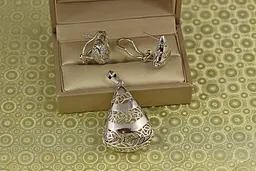 Набір Xuping Jewelry трикутник з квітковим різбленням сріблястий - мініатюра 3