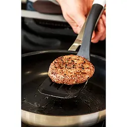 Лопатка з прорізами KitchenAid Coreline кремова (KAG002OHACE) - мініатюра 5