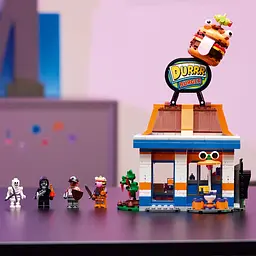 Конструктор LEGO Fortnite Durrr Burger ресторан 546 деталей (77076) - мініатюра 16