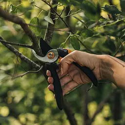 Секатор Fiskars Solid P321, M, Bypass до 20 мм (1057162) - мініатюра 3