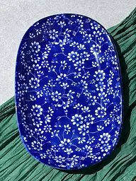 Тарілка овальна, синя, 28x18,5x3,5 см "Тригір'я"
