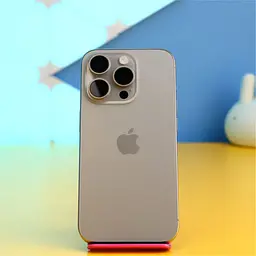 Смартфон Apple iPhone 15 Pro 128GB Natural Titanium (MTUX3) Б/У [141405]