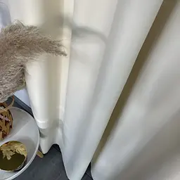 Матові атласні блекаут штори молочного кольору 2шт. 150х270 з білим шифоновим тюлем 400х270, на тасьмі ALBO pbe0052596 - мініатюра 6