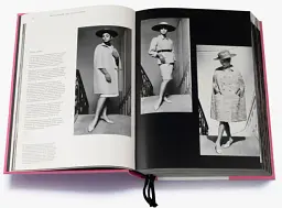 Yves Saint Laurent Catwalk. The Complete Haute Couture Collections 1962-2002 - мініатюра 4