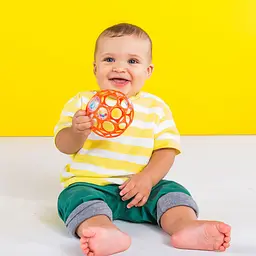 Іграшка-брязкальце Bright Starts Oball Rattle червона (11487) - мініатюра 2