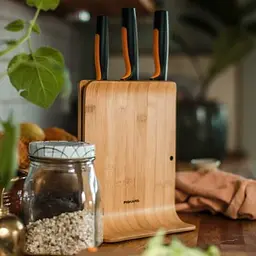 Набір кухонних ножів з бамбуковим блоком Fiskars Functional Form ™ 3 шт 1057553 - мініатюра 8