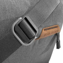 Сумка Peak Design Everyday Sling 6L Сірий (BEDS-6-AS-2) для фотоапаратів - мініатюра 4