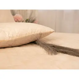 Двостороння декоративна подушка Руно Velour Beige ромб 40х40 см бежева - мініатюра 5