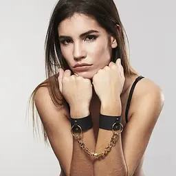 Наручники Bijoux Indiscrets Maze - Wide Cuffs Black - мініатюра 7