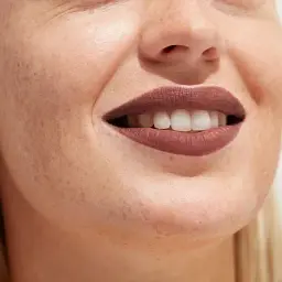 Помада для губ Gosh Luxury Nude Lips відтінок 003 Stripped 3.5 г - мініатюра 5