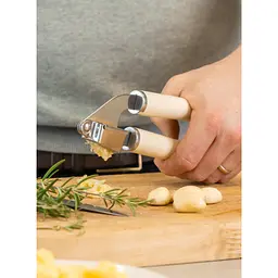 Прес для часнику KitchenAid Coreline кремовий (KAG132OHACE) - мініатюра 7