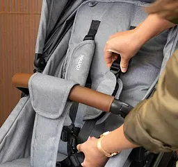 Коляска прогулянкова Britax-Romer Smile III Space Black/Brown Handle (2000034645) - мініатюра 10