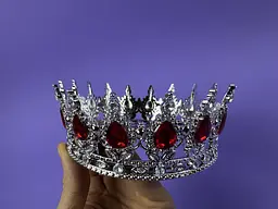 Корона на торт срібна з червоним камінням, діаметр 12 см, для декору святкових випічки та десертів