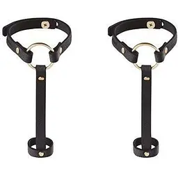 Пара браслетів на зап'ястя і палець Bijoux Indiscrets MA Hand Bracelet Harness Black екошкіра One size