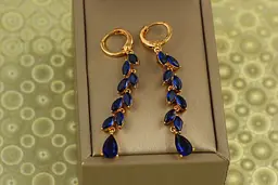 Сережки Xuping Jewelry тополиний пух із синіми каменями 5,5 см золотисті
