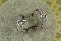Сережки кільця Хuping Jewelry доріжка із серцем 1,5 см сріблясті - мініатюра 2