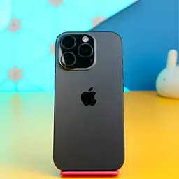 Смартфон Apple iPhone 16 Pro 256 ГБ чорний титан (MYNH3) б/в [175316]