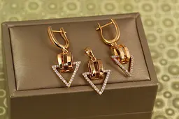 Набір Xuping Jewelry Трикутник стилю золотистий