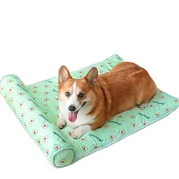 Підстилка, що охолоджує, з подушкою Derby Ice Silk Summer Pet Cooling Mat Avocado для домашніх тварин 60х80 см - мініатюра 3