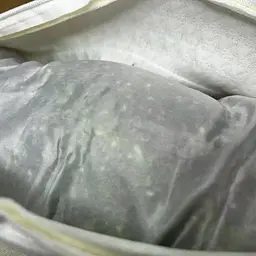 Подушка - валик під шию з гречаною лузгою 40×15×12 см валик для сну, відпочинку, офісу та поїздок - мініатюра 5