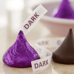 Шоколадні цукерки Hershey's Kisses Special Dark Chocolate Share Pack 246г - мініатюра 2