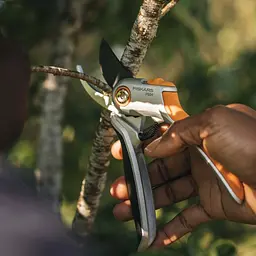 Площинний секатор суцільнометалевий Fiskars Plus P531 (1057168) - мініатюра 4