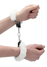 Наручники Beginners Handcuffs Furry - White Ouch! 36-OU002WHT 101706 - мініатюра 5