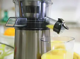 Соковитискач Black&Decker BXJE200E - мініатюра 9