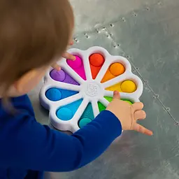 Іграшка тактильна Fat Brain Toys dimpl digits Кольорові пелюстки (F275EN) - мініатюра 5