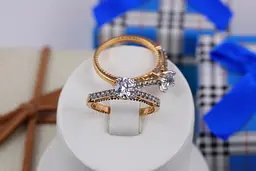 Кільце Xuping Jewelry з родієм камінь 6 мм з боків дрібні камені р 18 золотисте - мініатюра 3